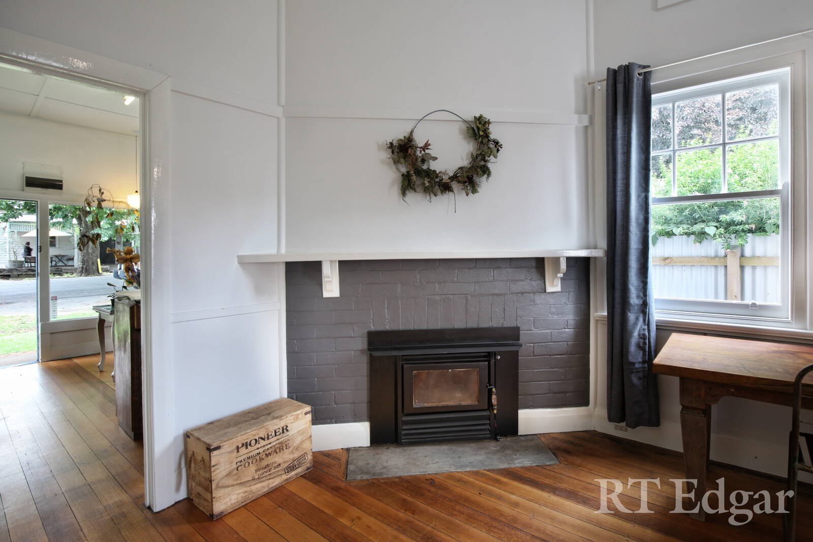 Property Gallery Thumbnail 6