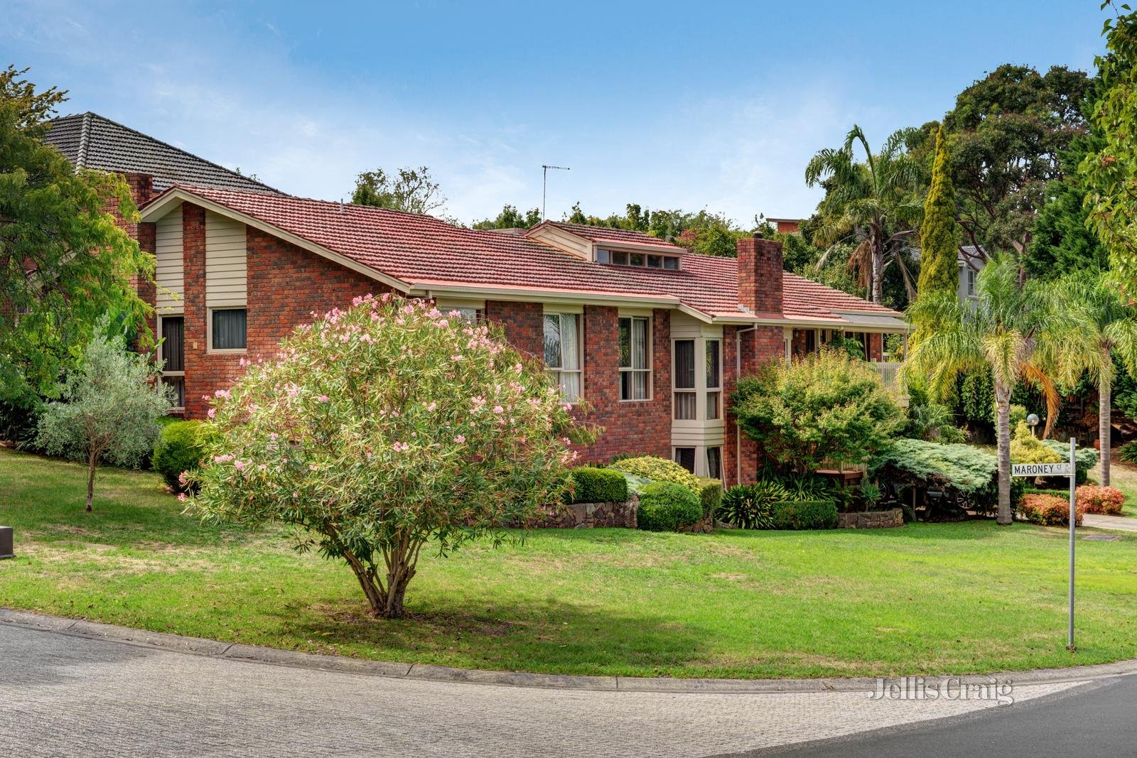 17 Maroney Court, Doncaster East image 2