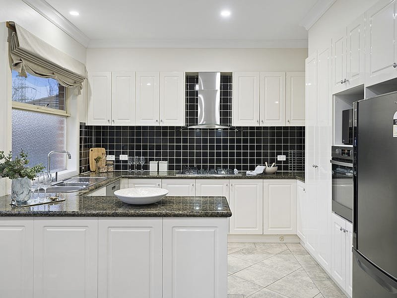 Property Gallery Thumbnail 9