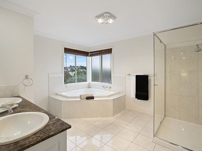 Property Gallery Thumbnail 17