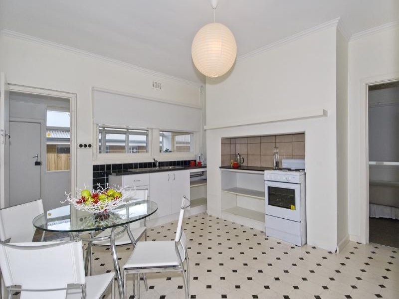 17 McCurdy Road, Herne Hill image 3