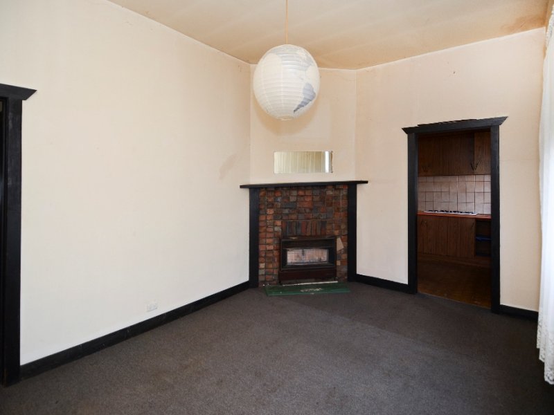 17 Meakin Street, East Geelong image 3