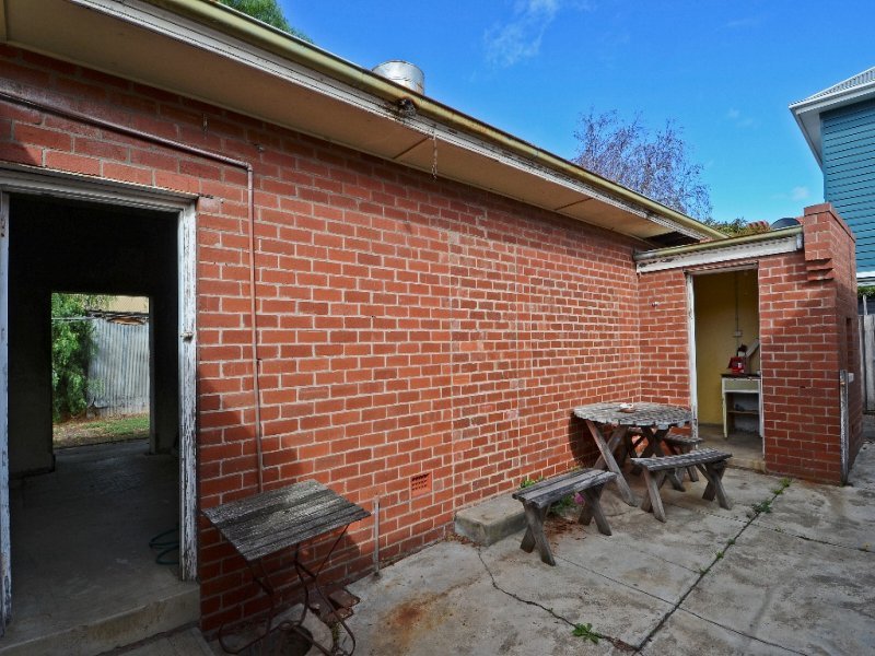 17 Meakin Street, East Geelong image 8
