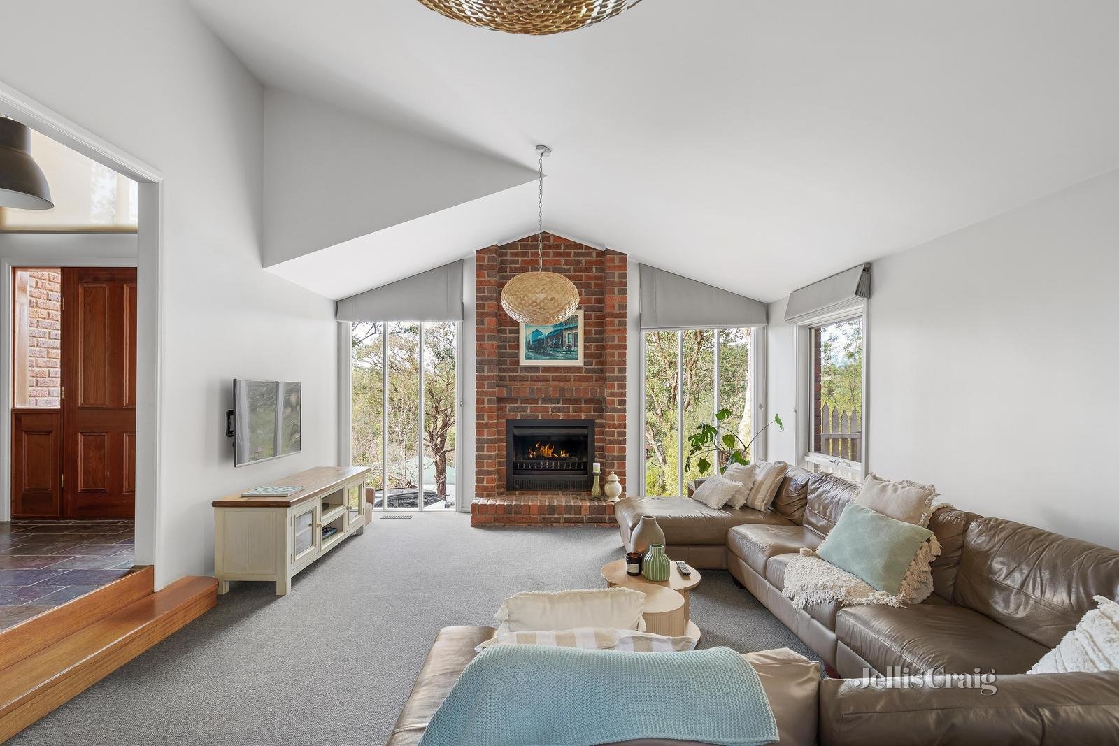 17 Milton Way, Hurstbridge image 3
