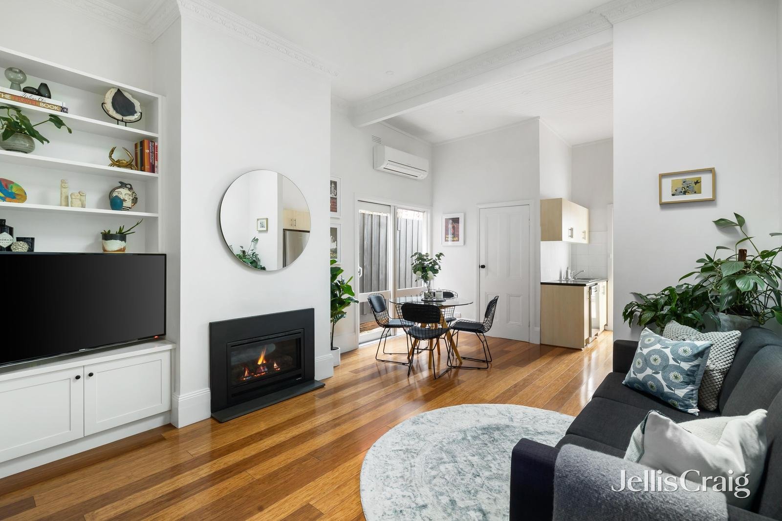 17 Moore Street, South Yarra image 2