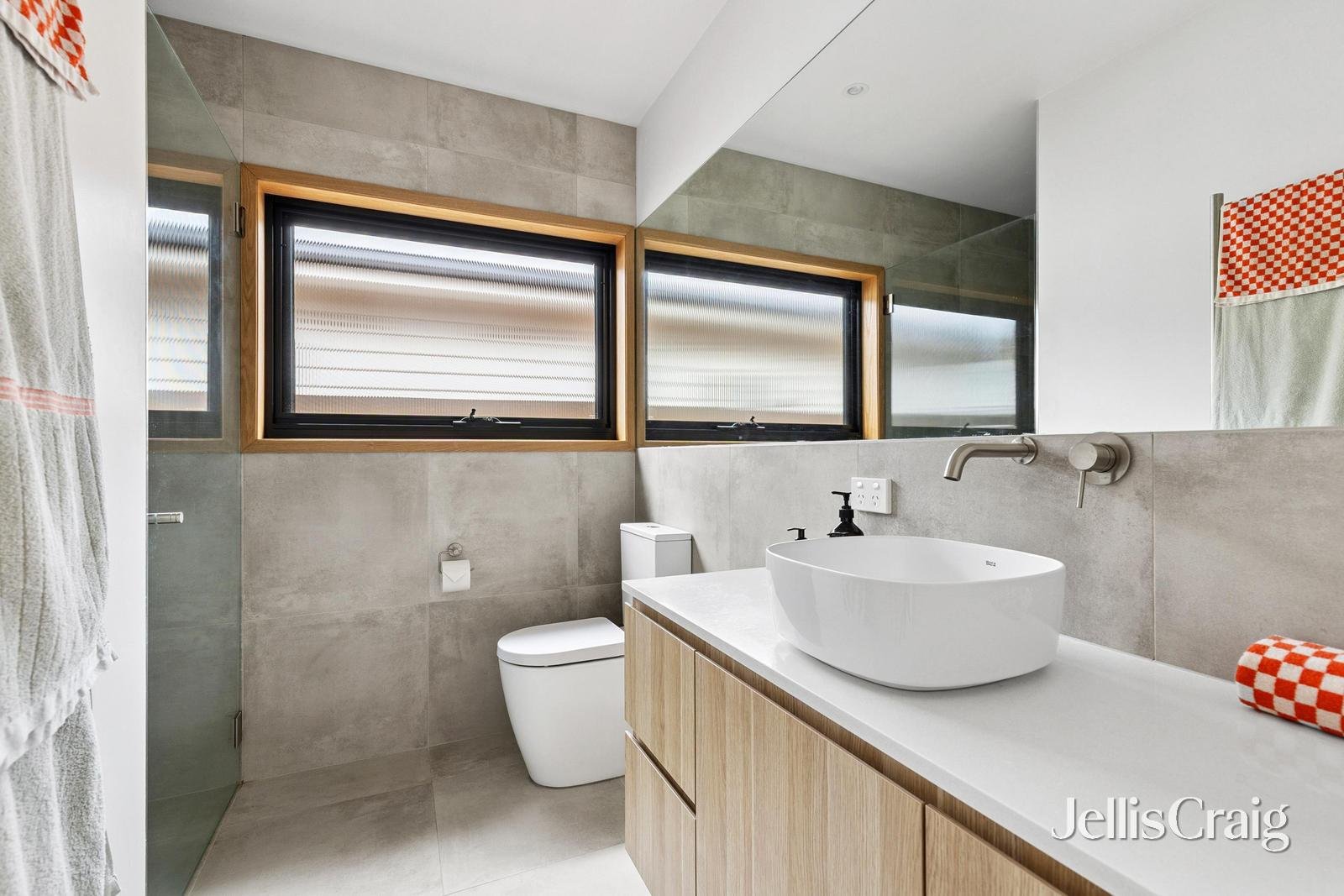 17 Mowat Street, Geelong West image 5