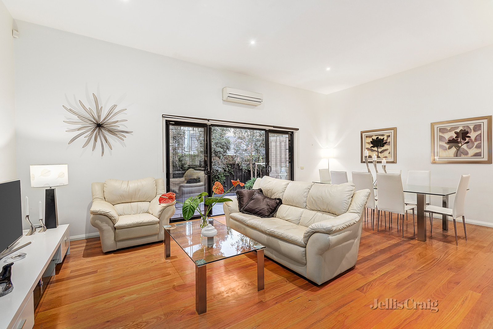 1/7 Mutual Road, Balwyn North image 2