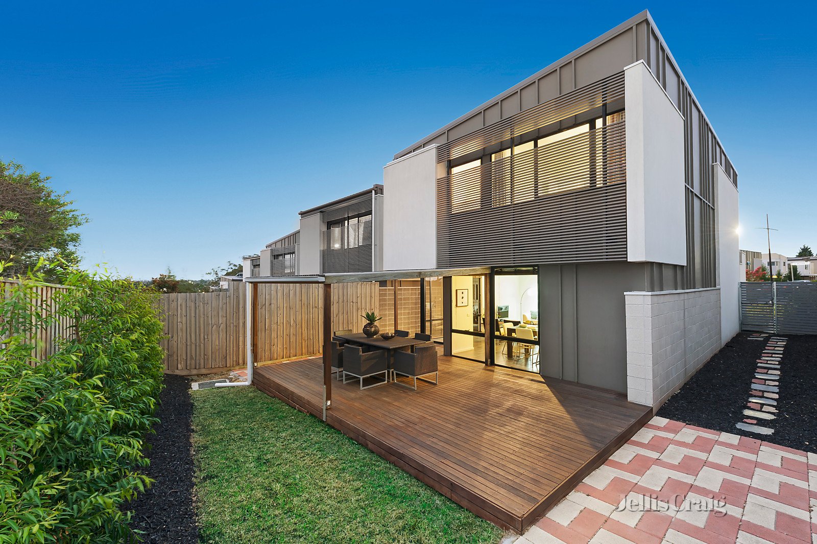 17 Muyan Circuit, Burwood image 5