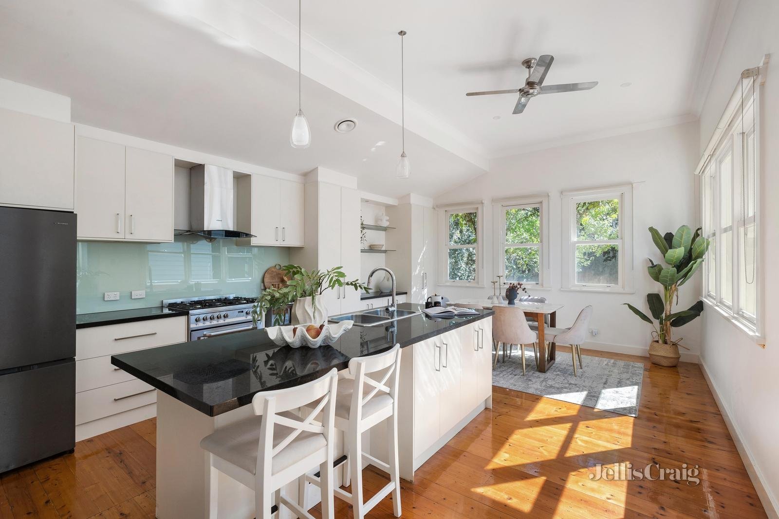 17 Narrak Road, Balwyn image 6