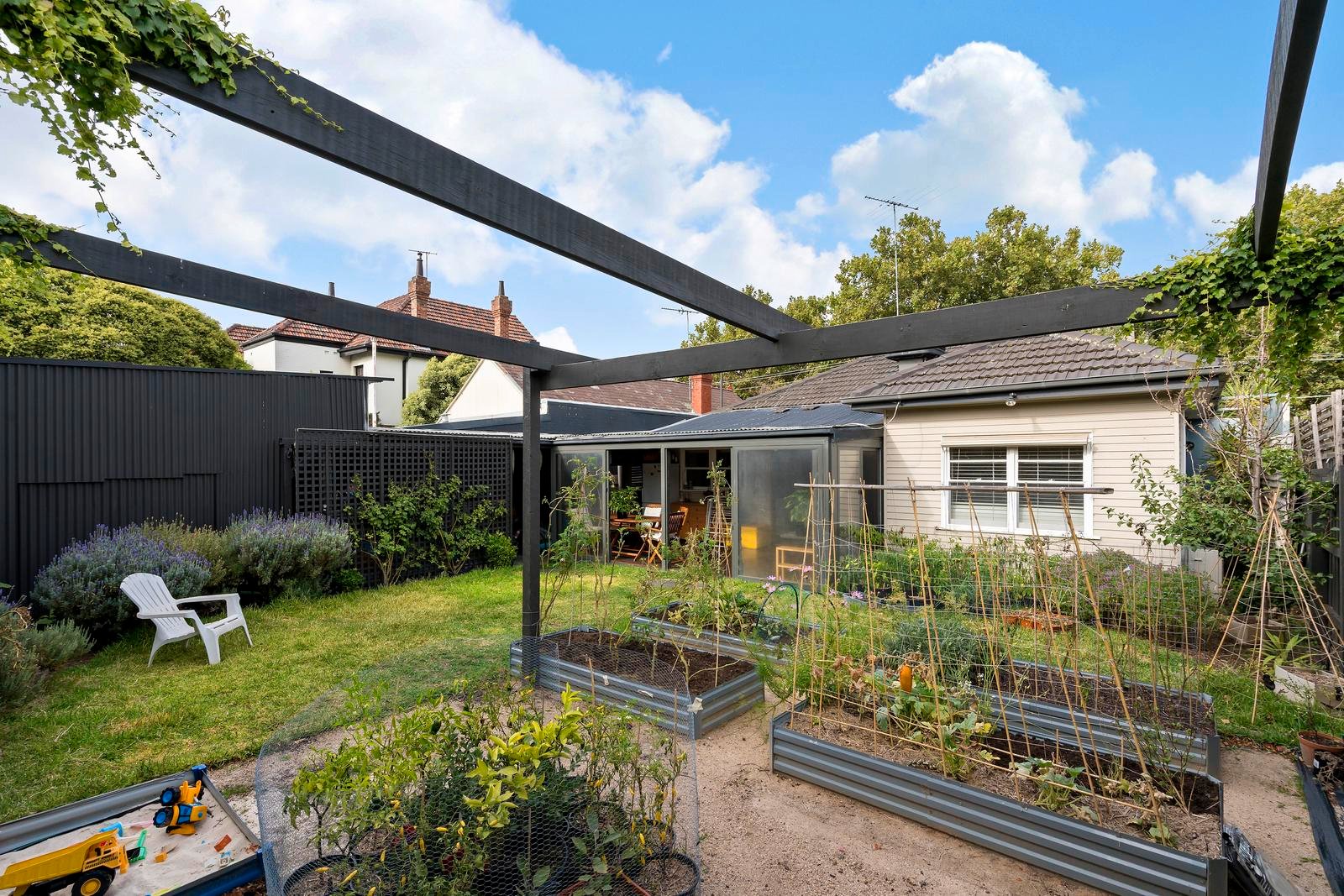 Property Gallery Thumbnail 10
