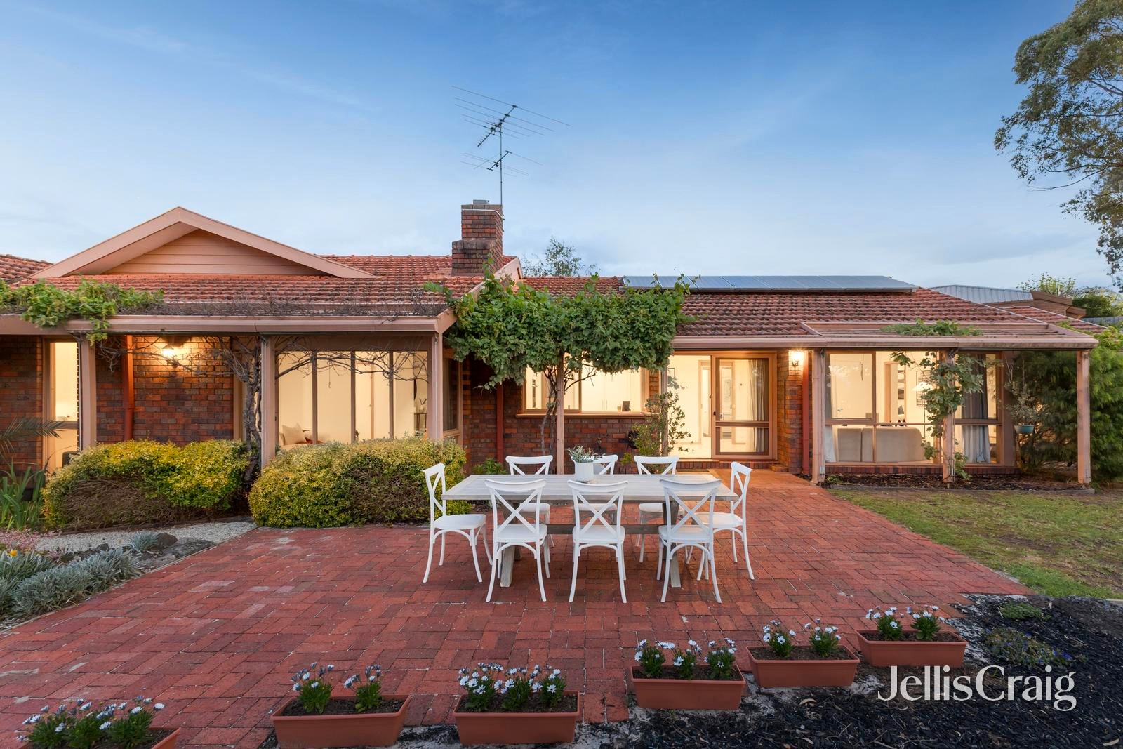 17 Niland Rise, Templestowe image 14