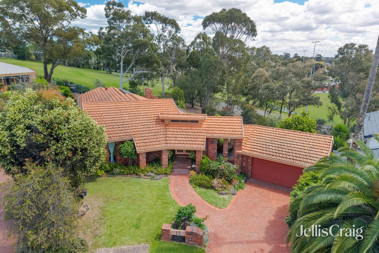 17 Niland Rise, Templestowe image 18