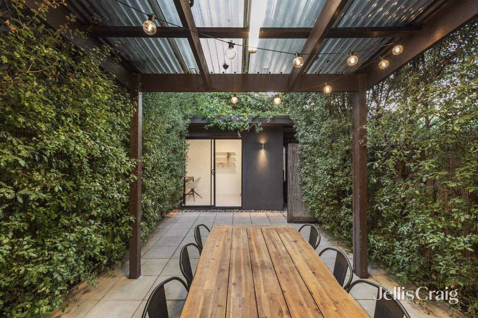 17 Oban Street, South Yarra image 9