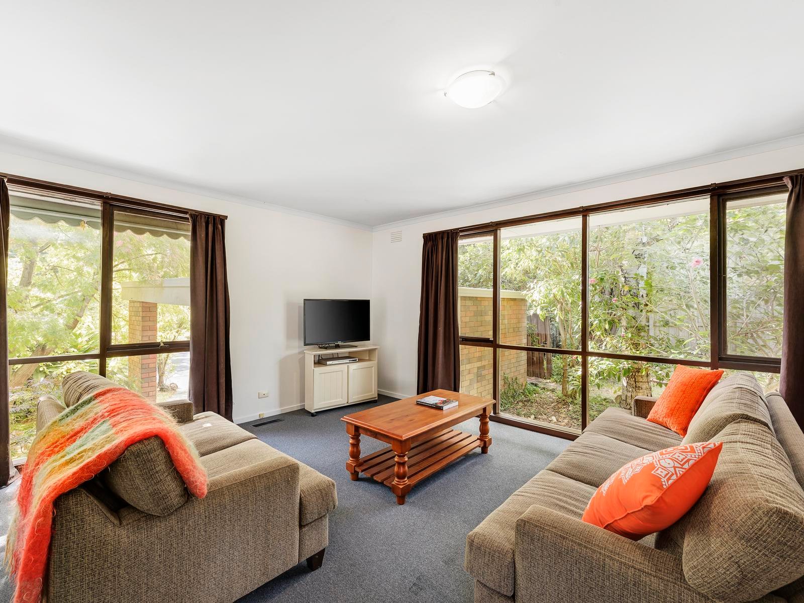 17 Oliver Avenue, Blackburn image 2