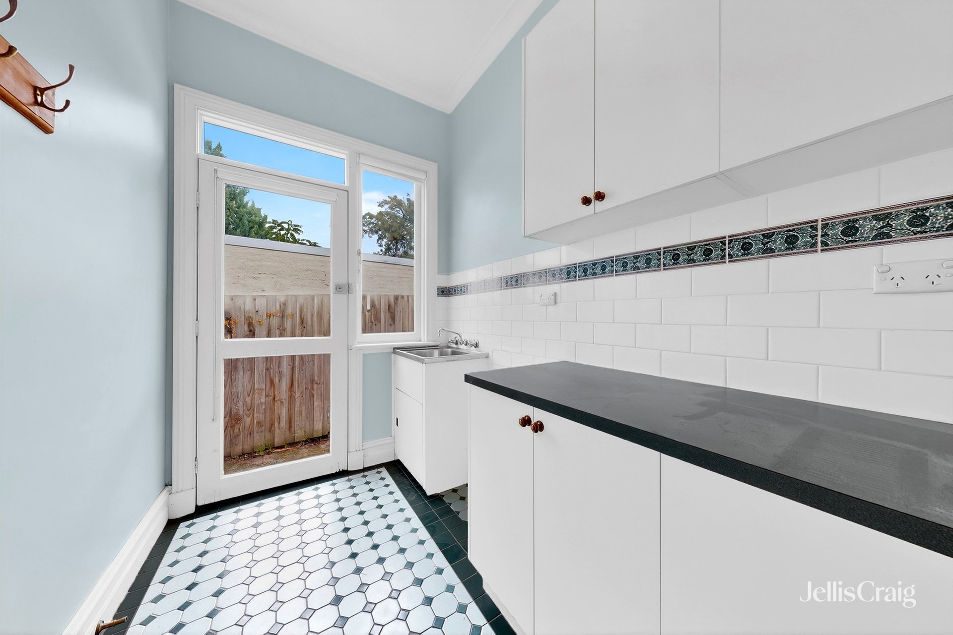 17 Oxley Road, Hawthorn image 7