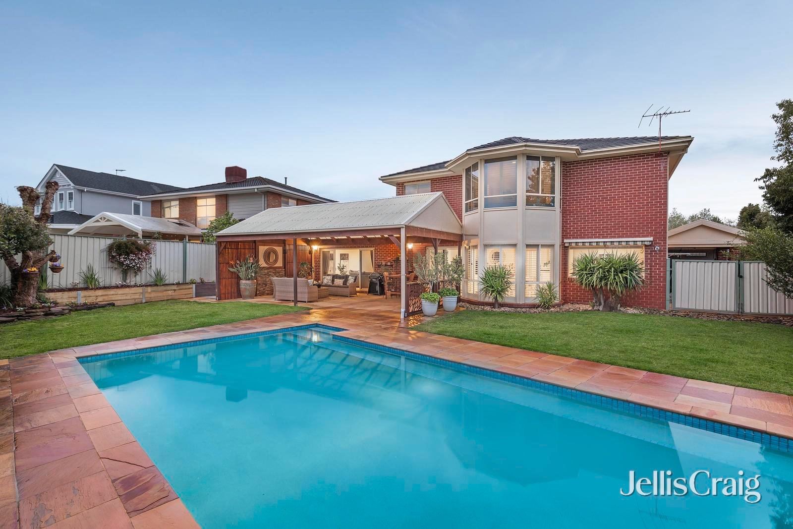 17 Parkview Terrace, Chirnside Park image 2