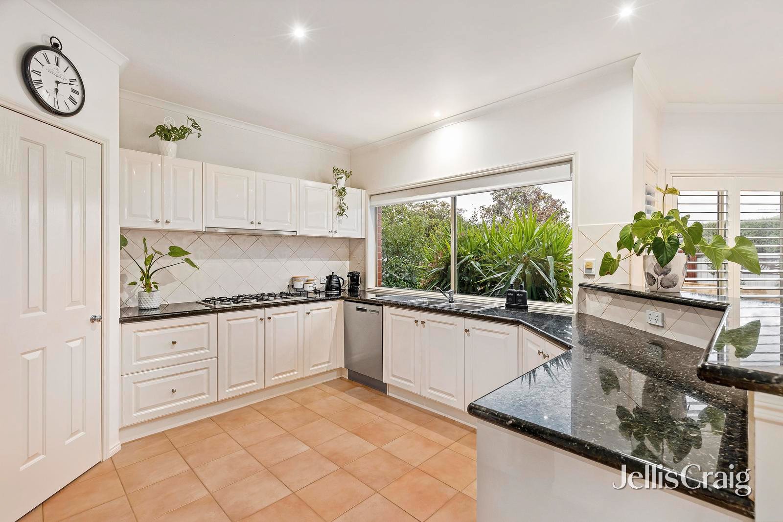 17 Parkview Terrace, Chirnside Park image 8
