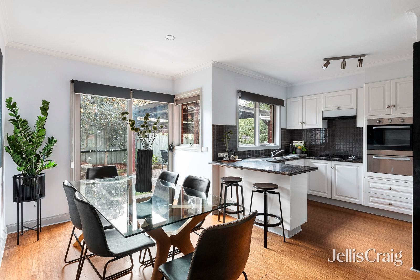 17 Piccadilly Close, Greensborough image 5