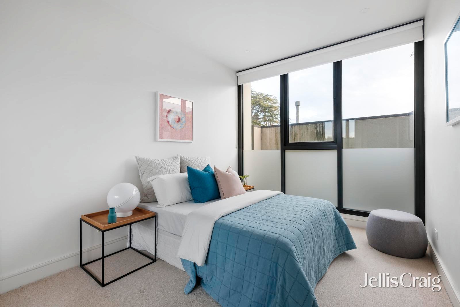 17 Pin Oak Court, Canterbury image 8