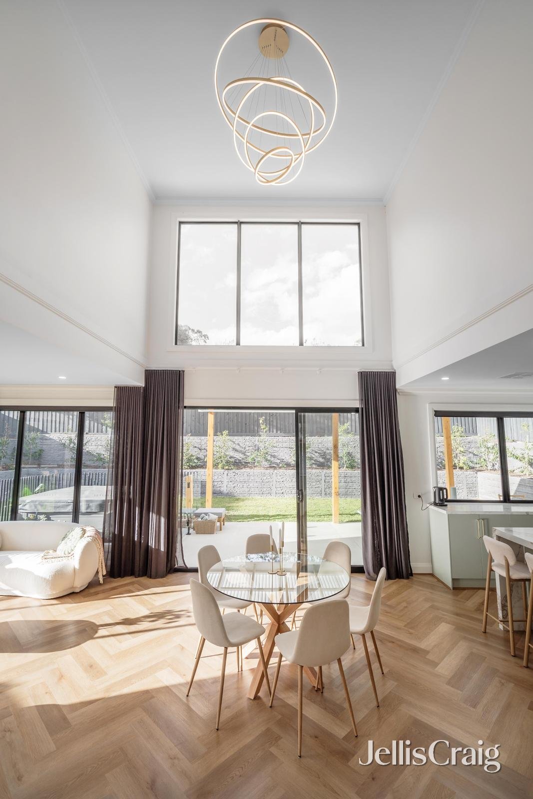 17 Pinnacle Crescent, Bulleen image 3