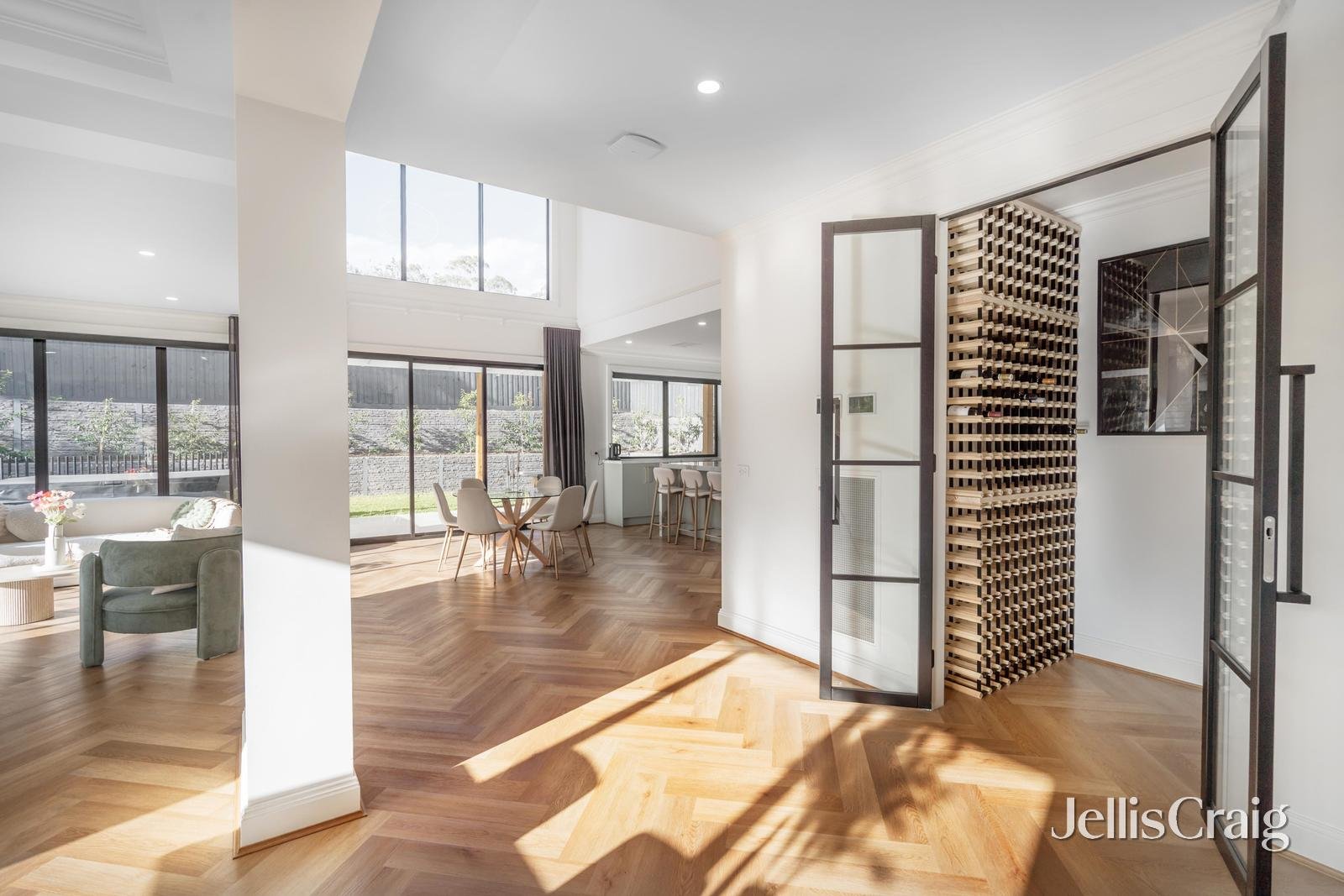 17 Pinnacle Crescent, Bulleen image 4