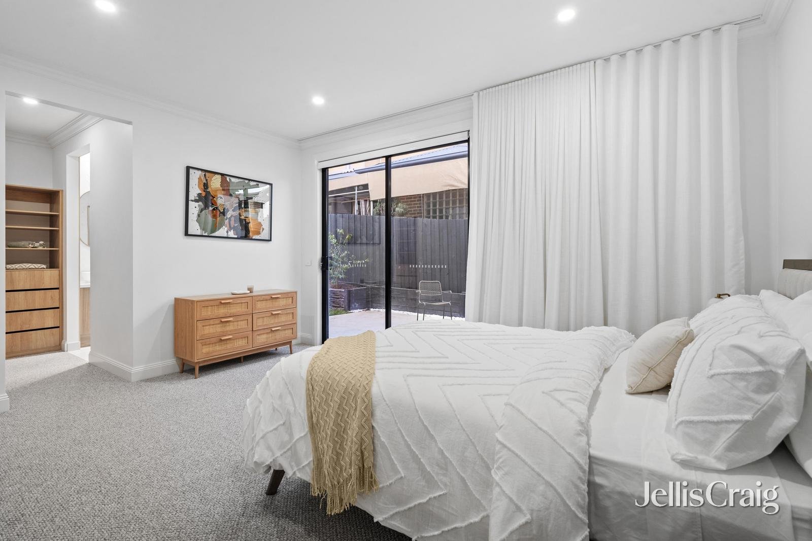 17 Pinnacle Crescent, Bulleen image 12