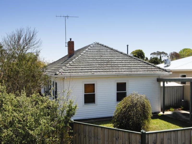 17 Powell Street, East Geelong image 1