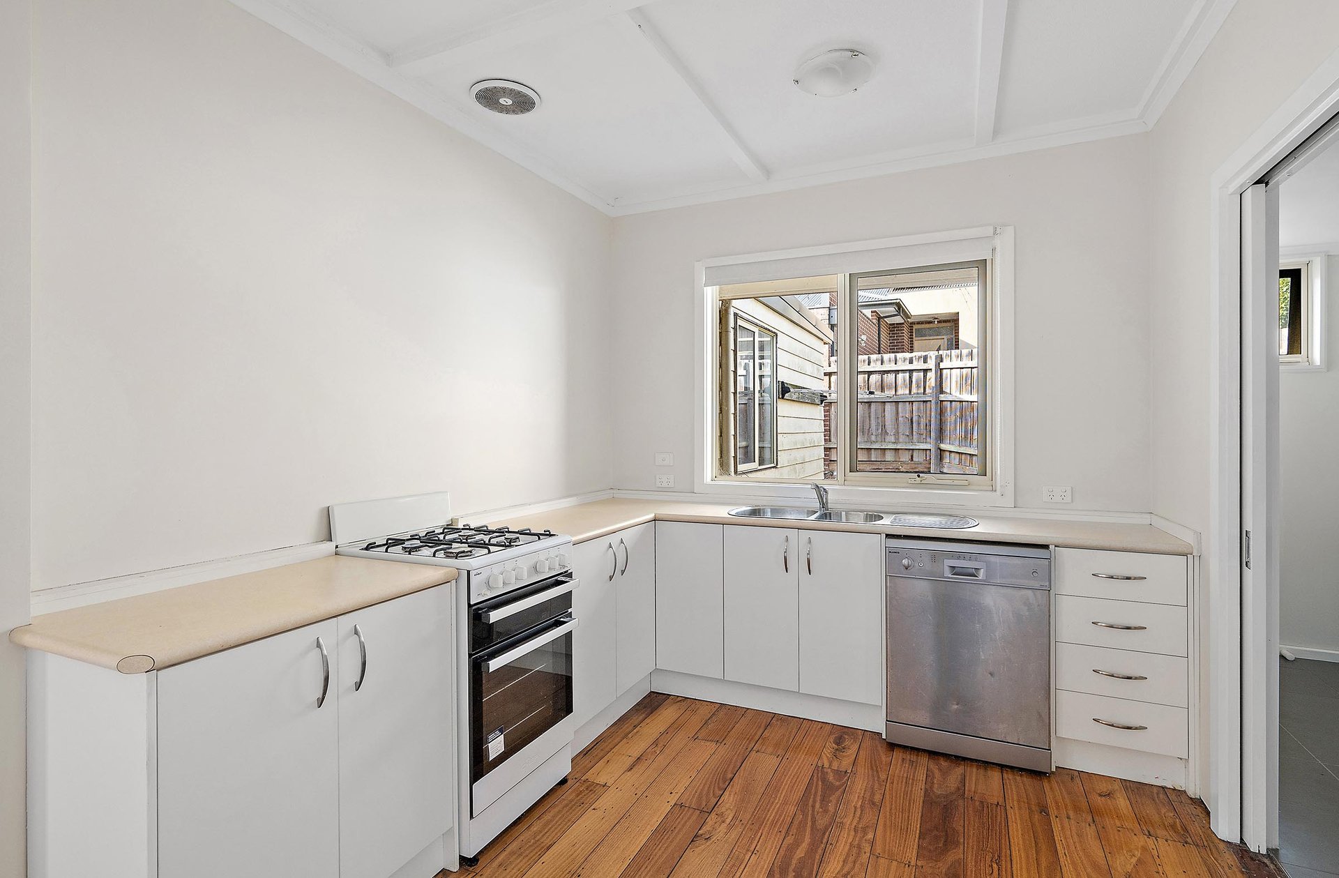 17 Queen Road, Lilydale image 3