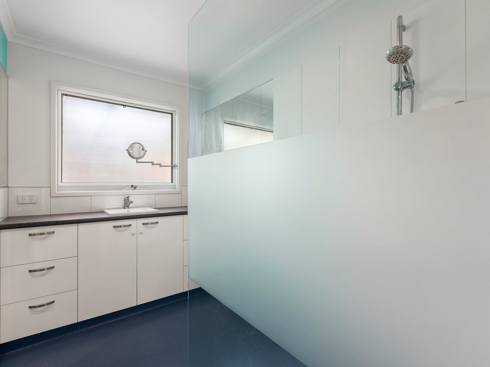 Property Gallery Thumbnail 9
