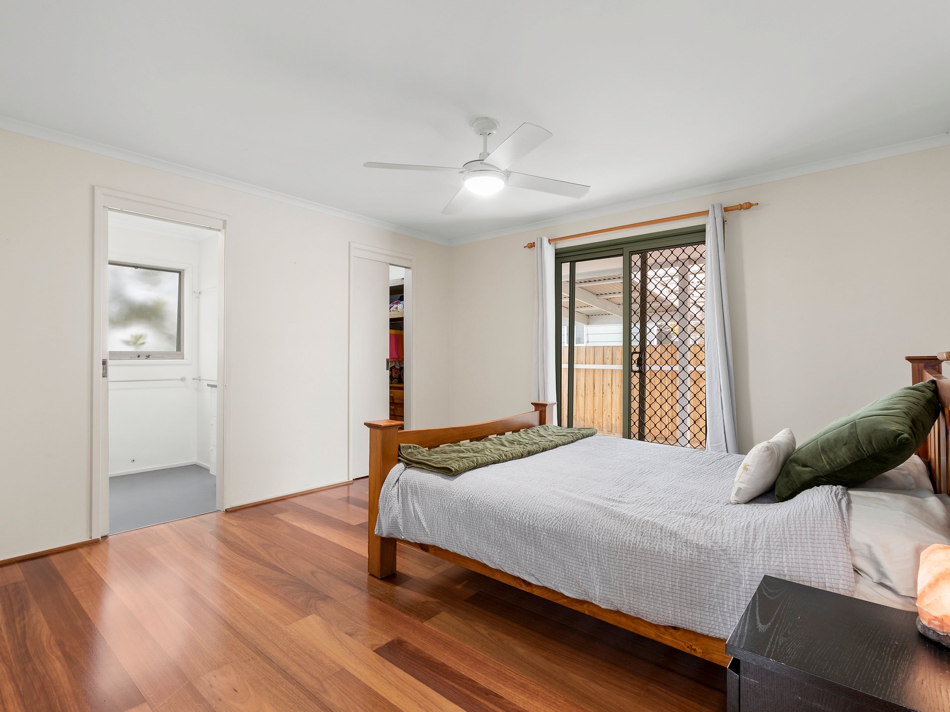 Property Gallery Thumbnail 6