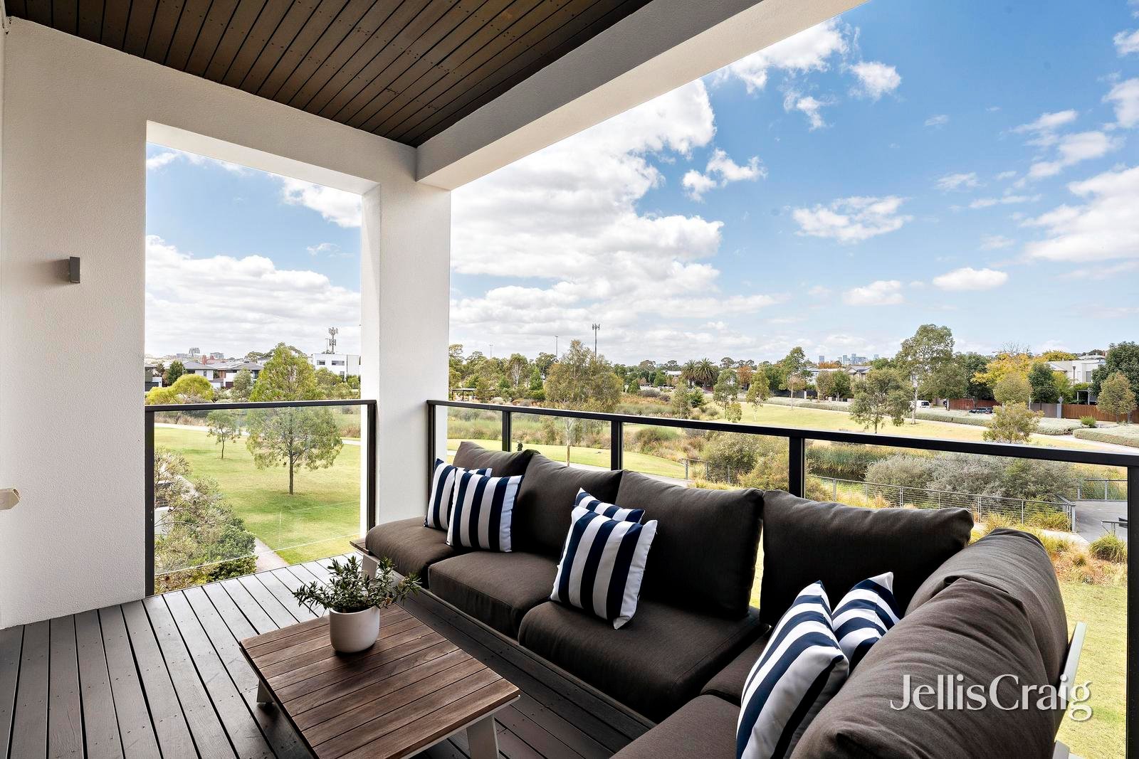 17 Sanctuary Walk, Ascot&nbsp;Vale image 3