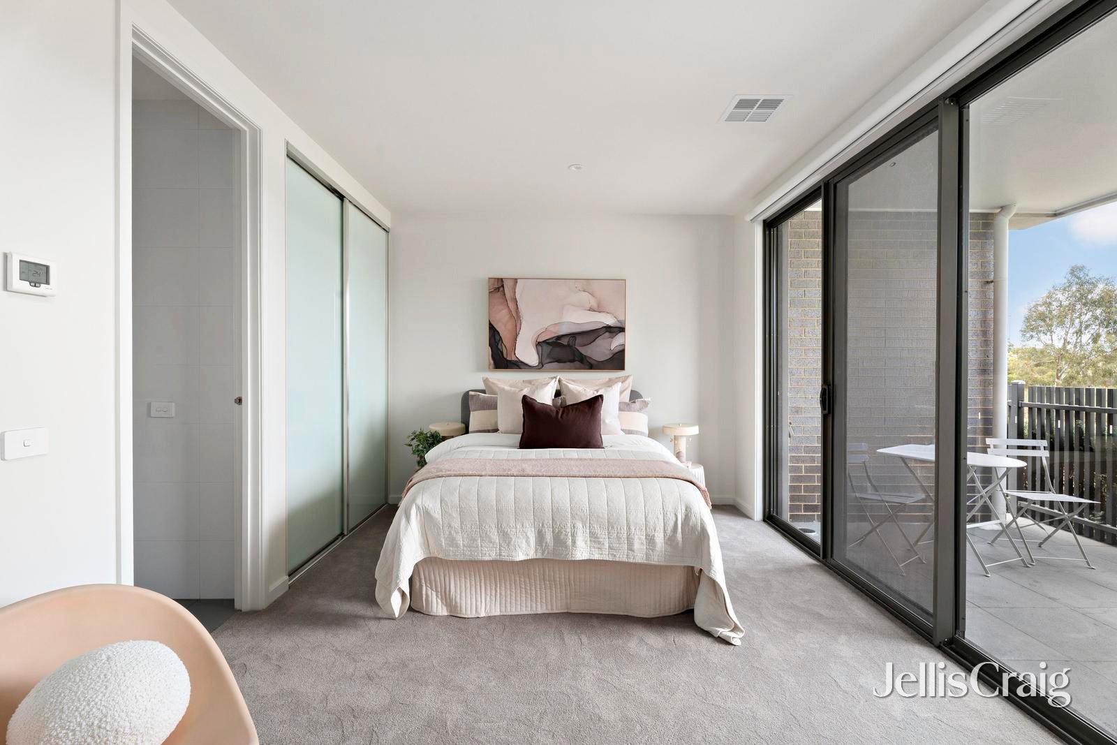 17 Sanctuary Walk, Ascot&nbsp;Vale image 9