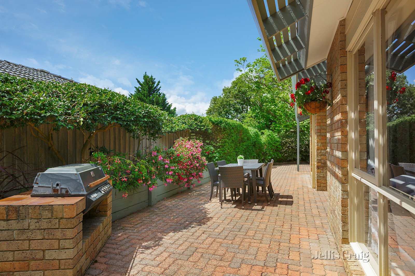 17 Sevenoaks Street, Balwyn image 8