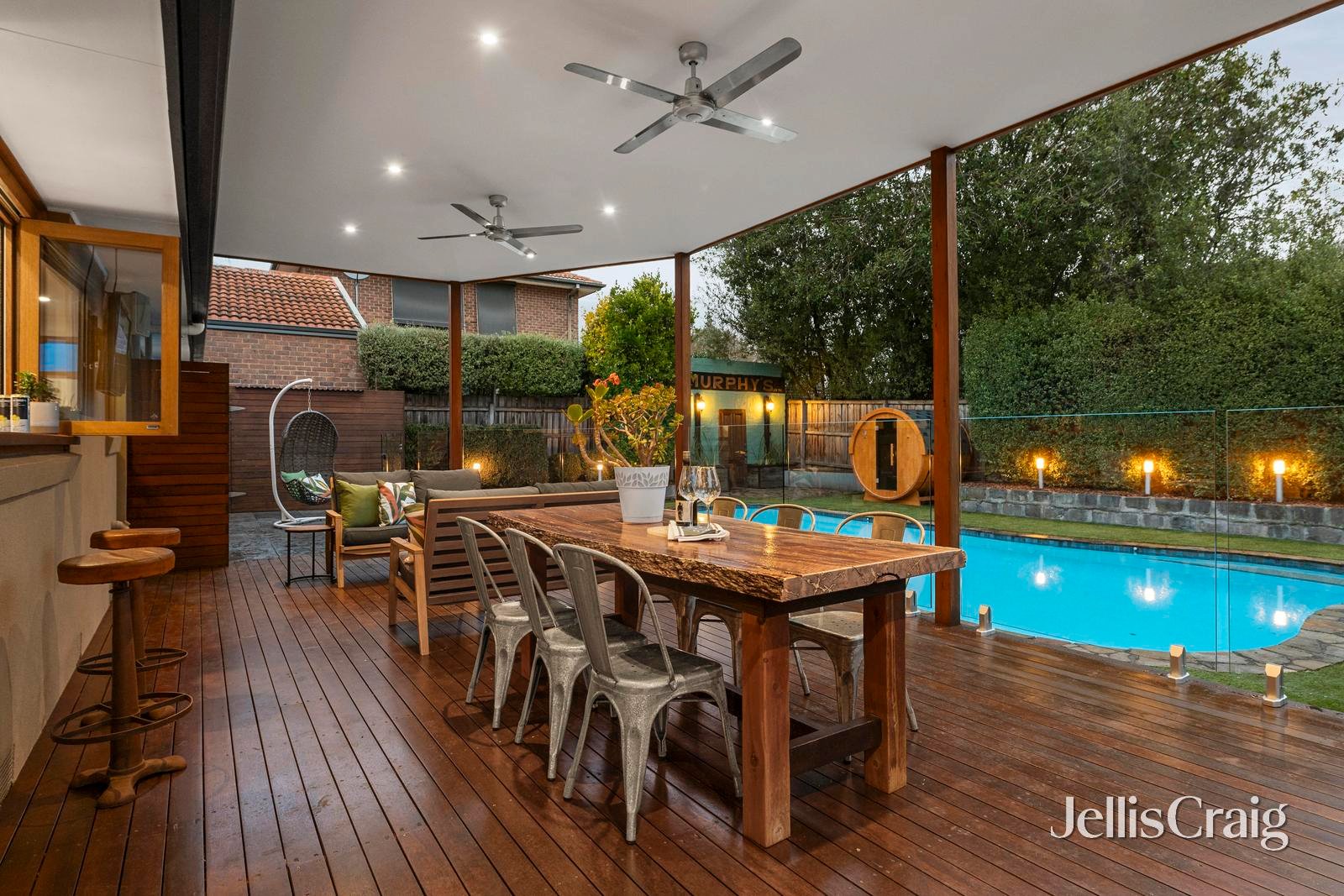 17 Sherlowe Crescent, Viewbank image 2