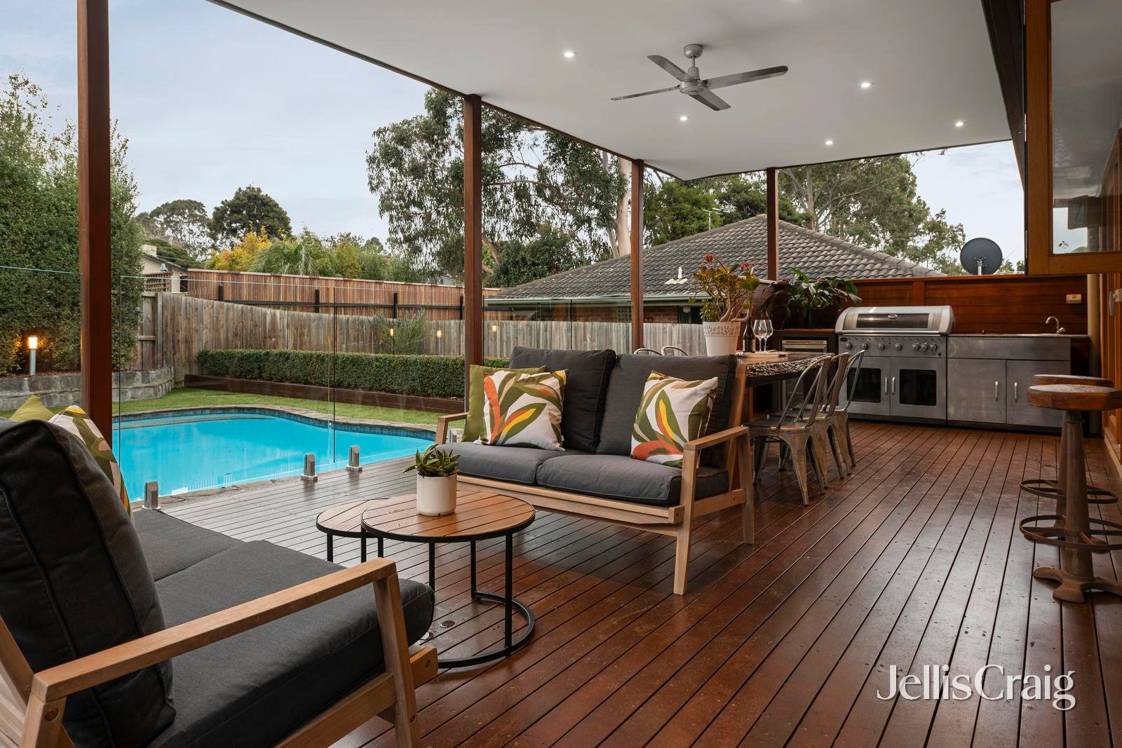 17 Sherlowe Crescent, Viewbank image 18