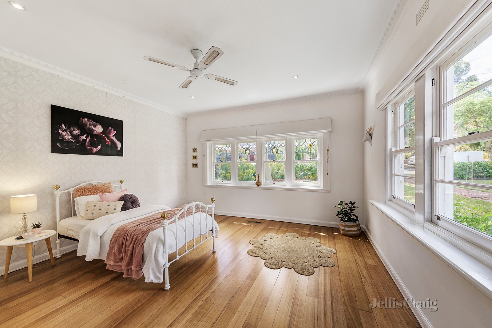 17 Sherwood Road, Surrey Hills image 6