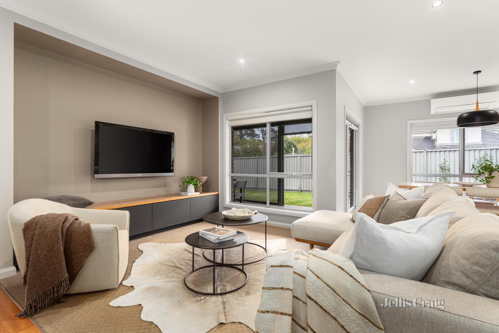 17 St Leger Close, Newington image 4