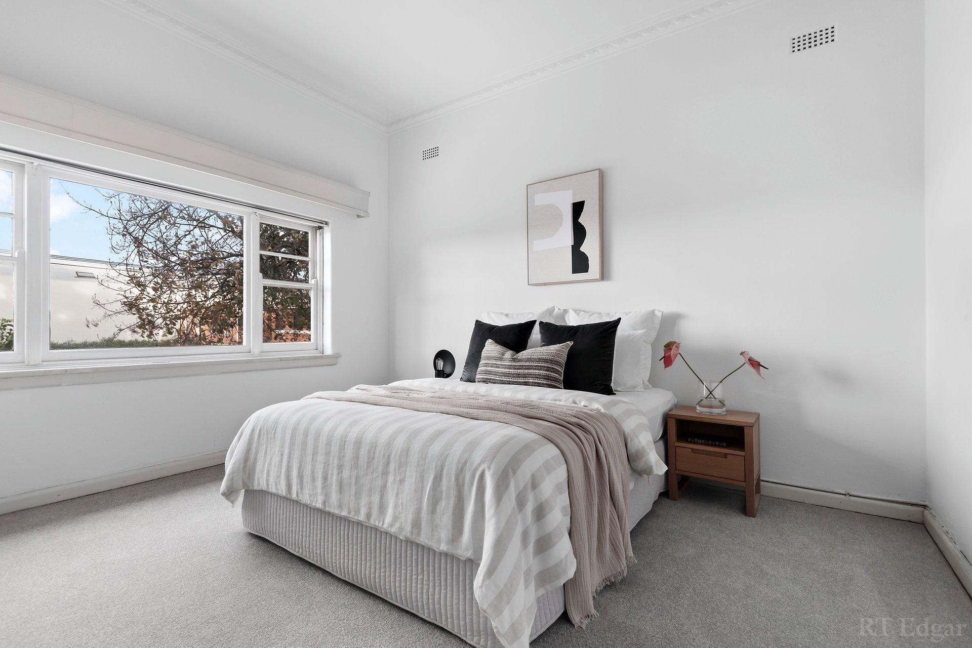 Property Gallery Thumbnail 8
