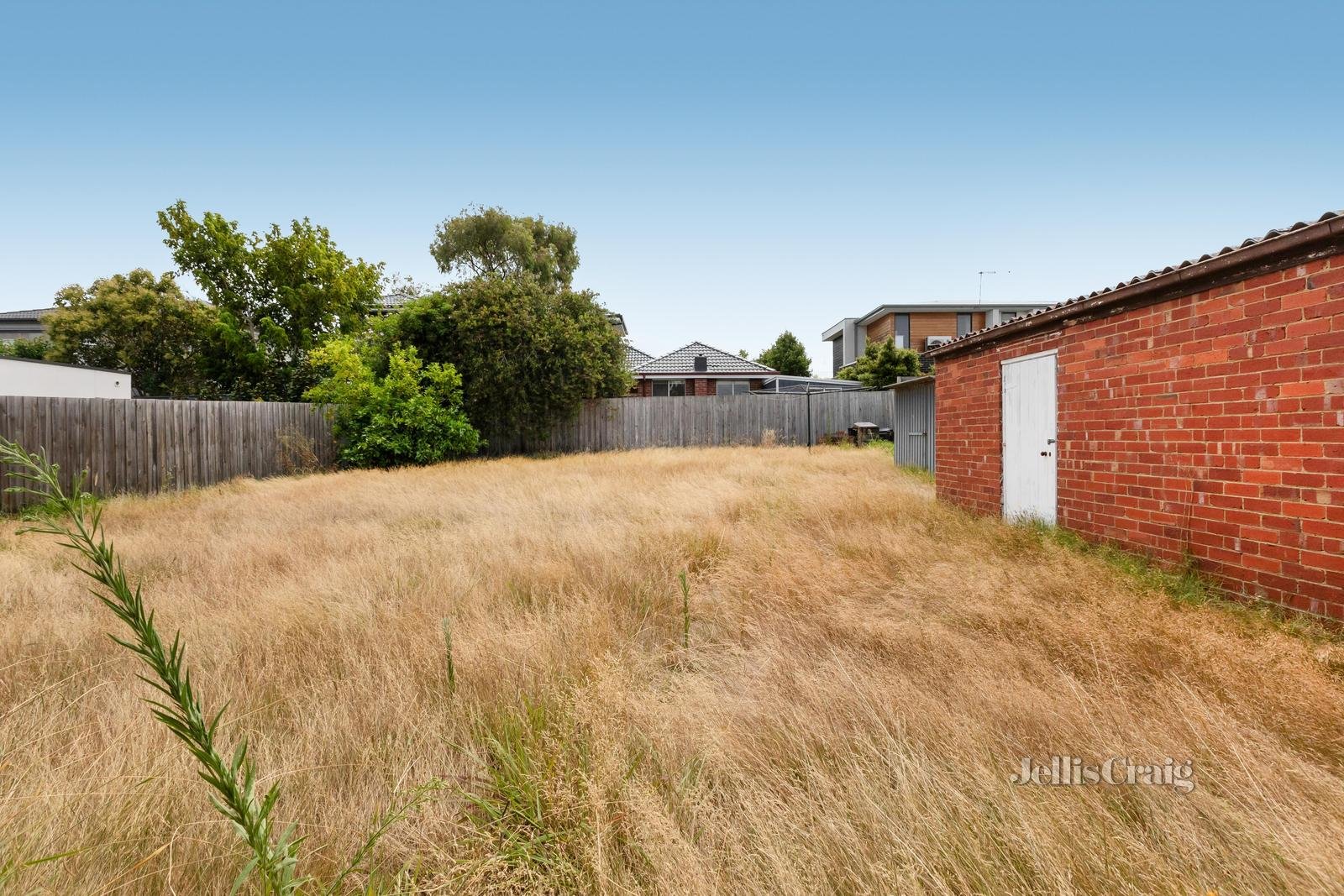 17 Strathearn Avenue, Murrumbeena image 6