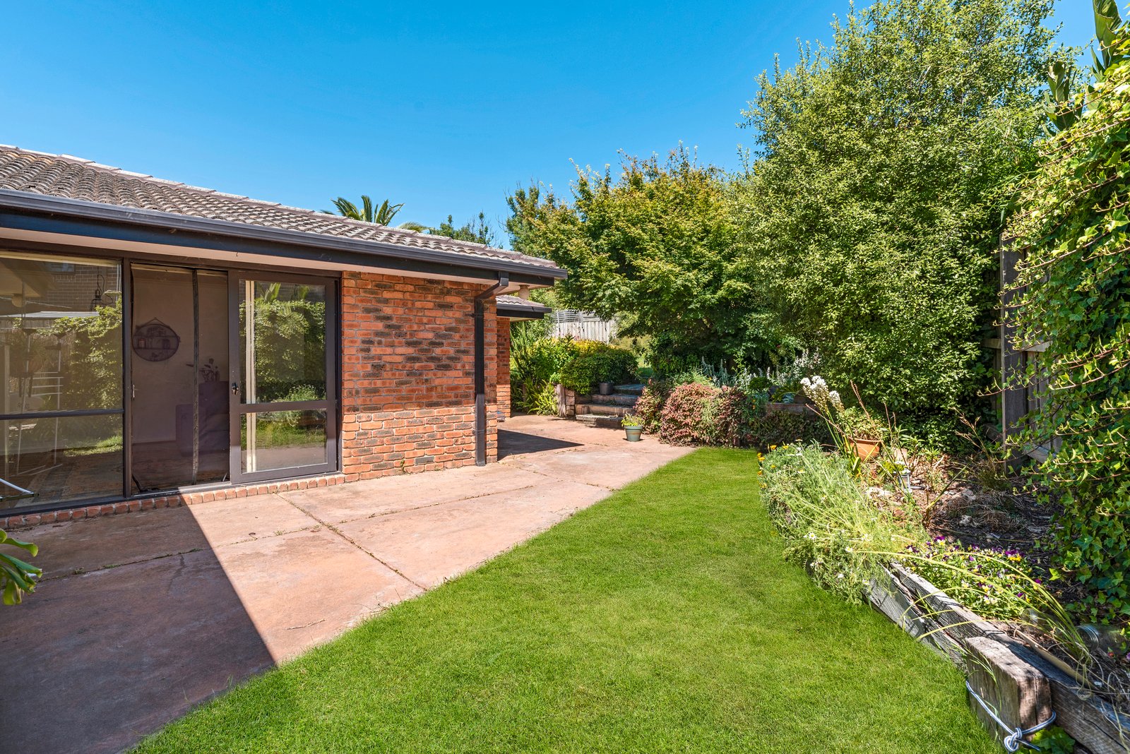 Property Gallery Thumbnail 6