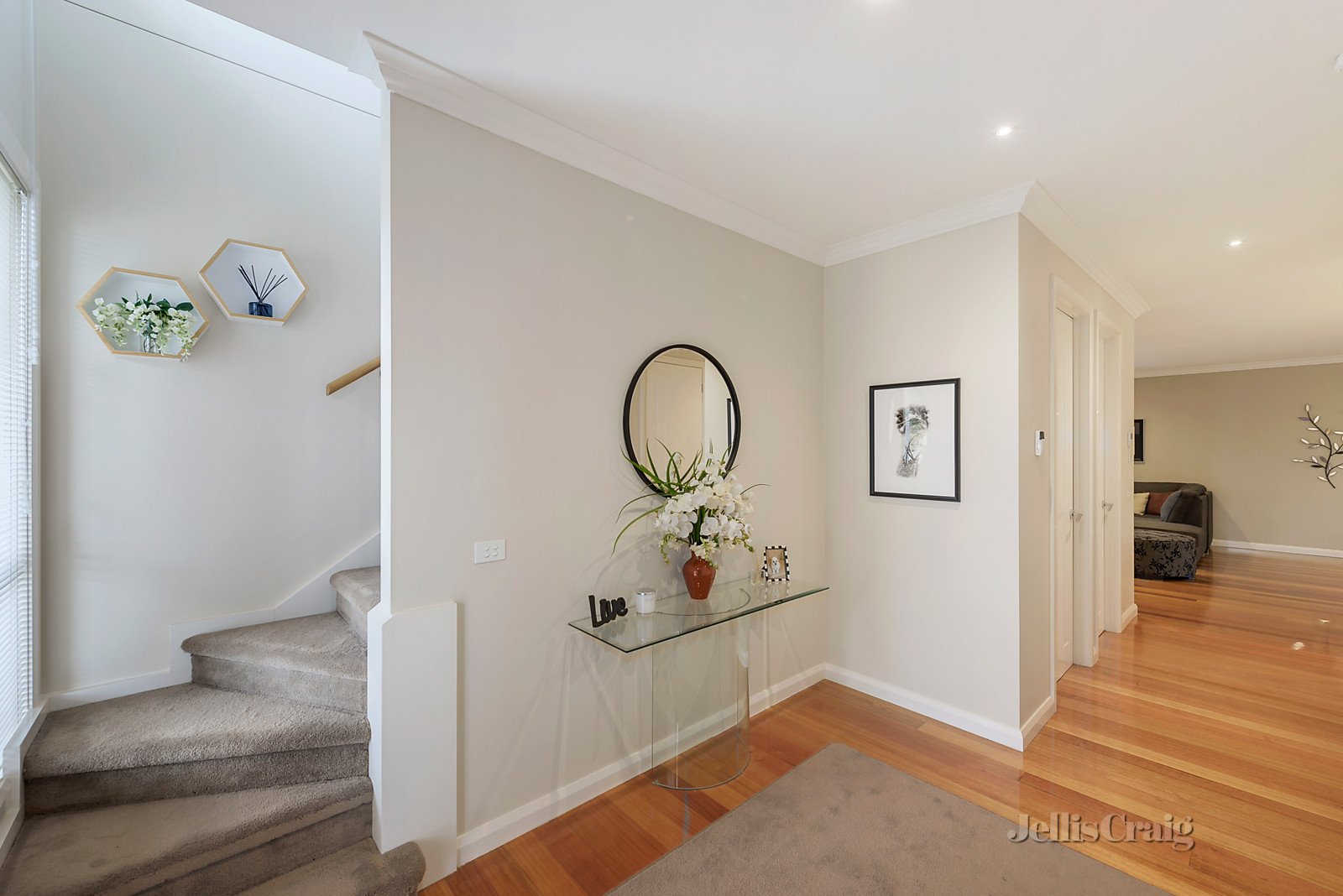 1/7 Talford Street, Doncaster East image 6