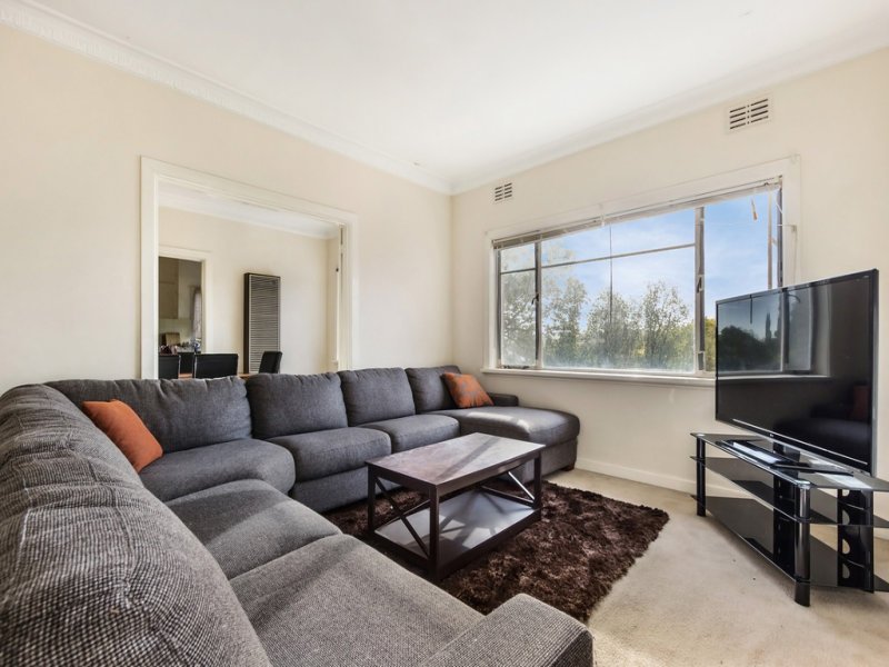 17 Tannock Street, Balwyn North image 3