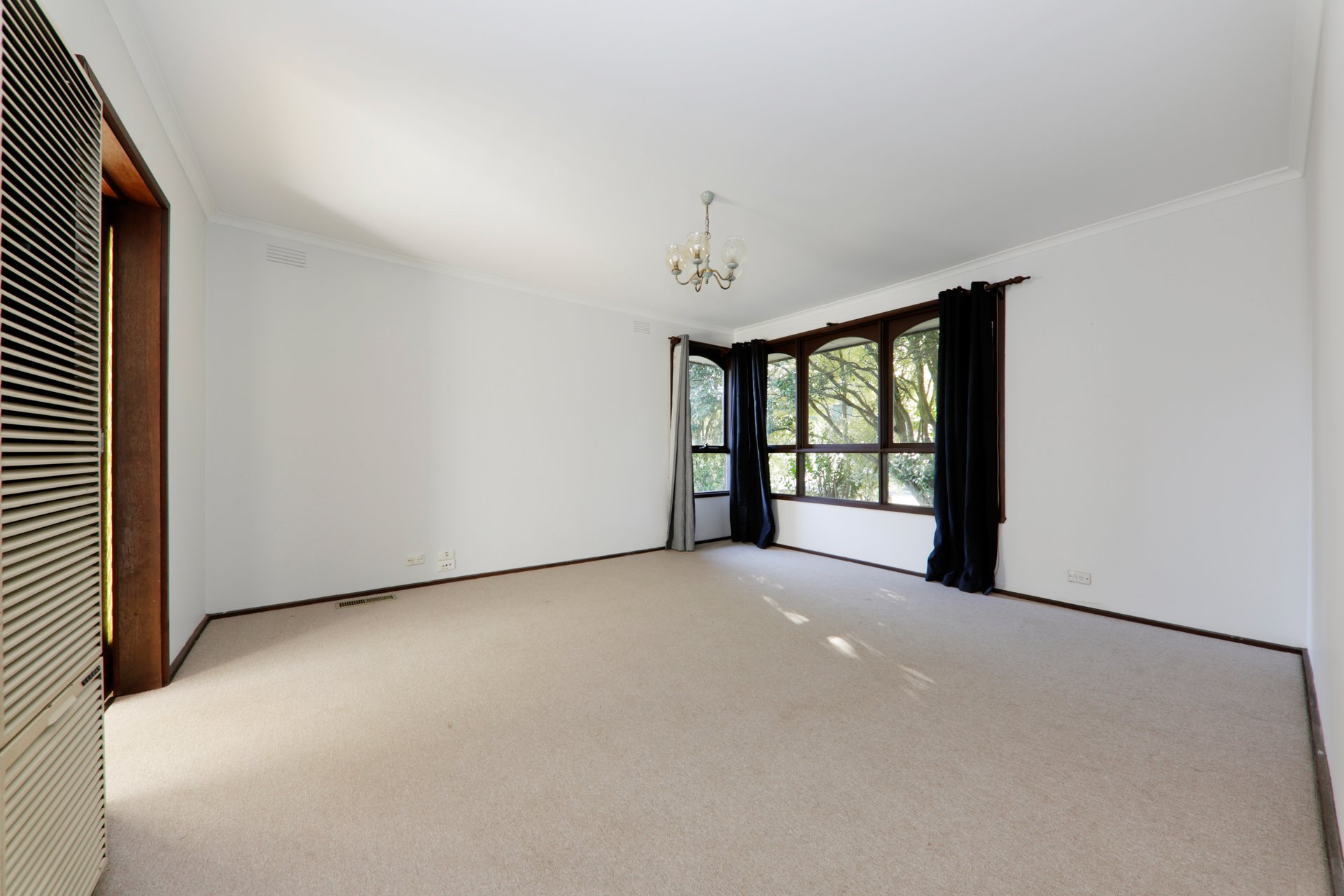 17 Taylors Road, Croydon image 2