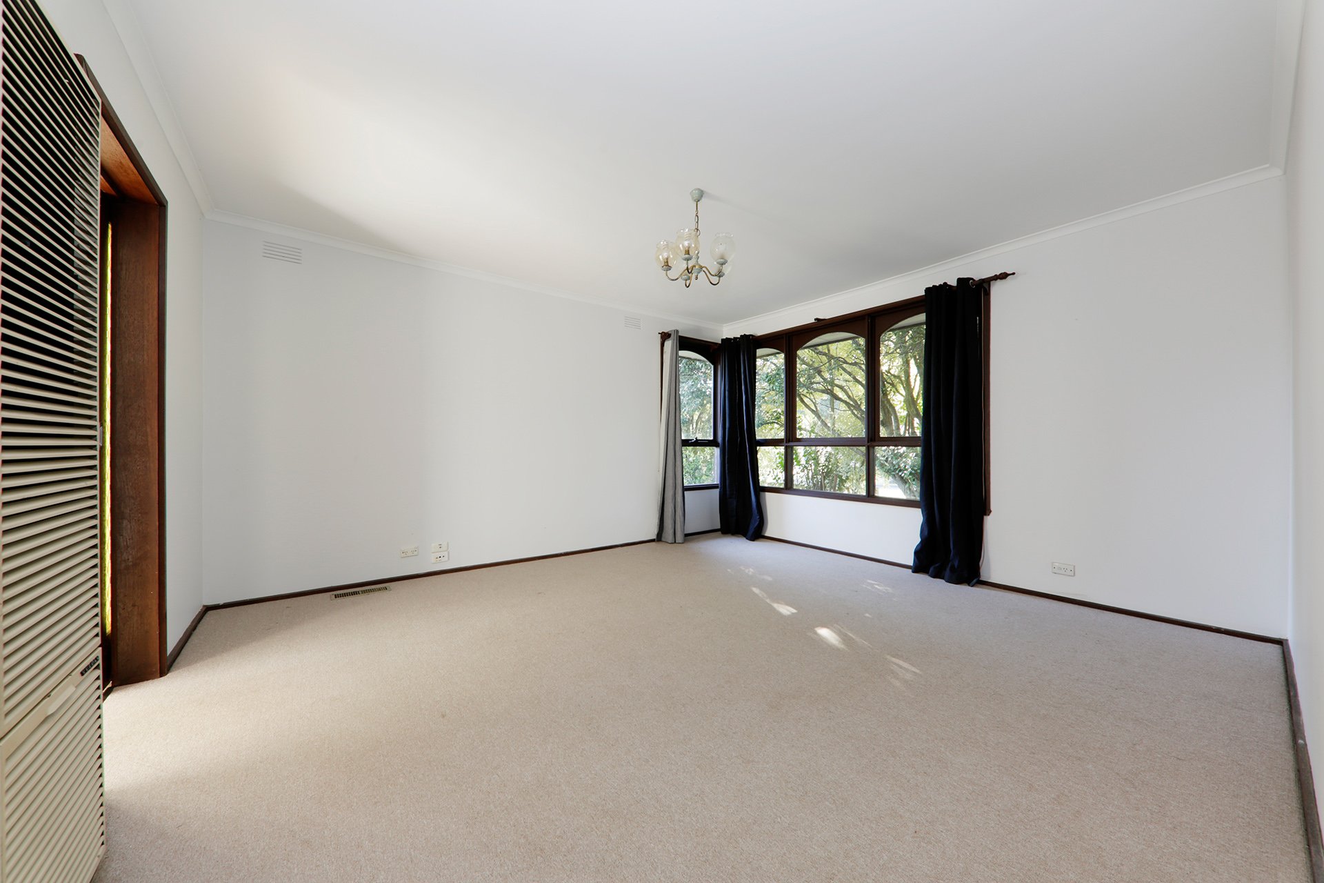 17 Taylors Road, Croydon image 2