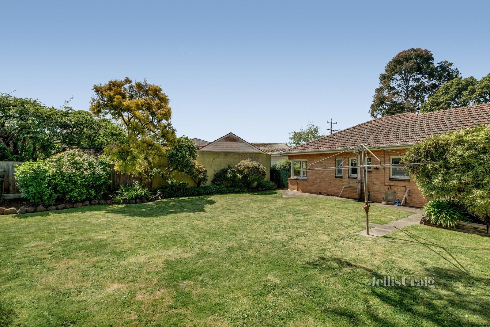 17 The Highway, Mount Waverley image 7