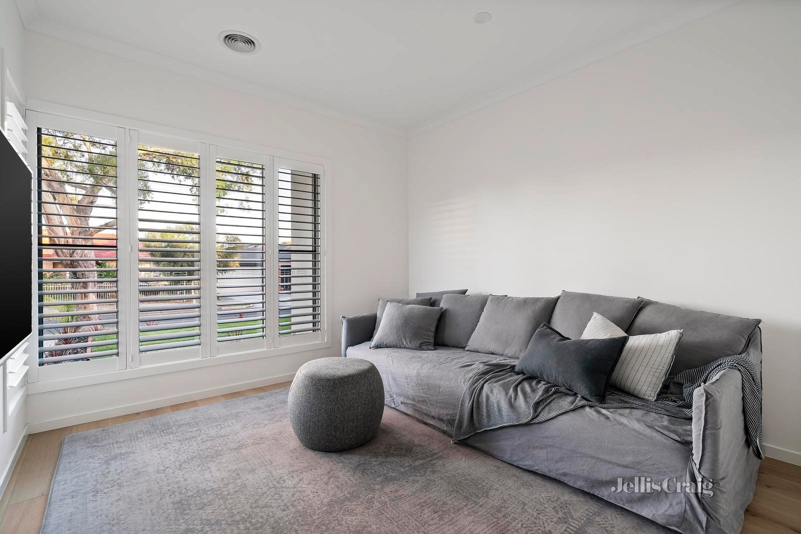 17 Third Avenue, Altona North image 13