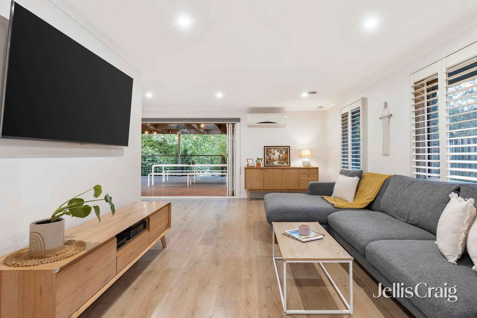 17 Thornton Court, Mooroolbark image 2