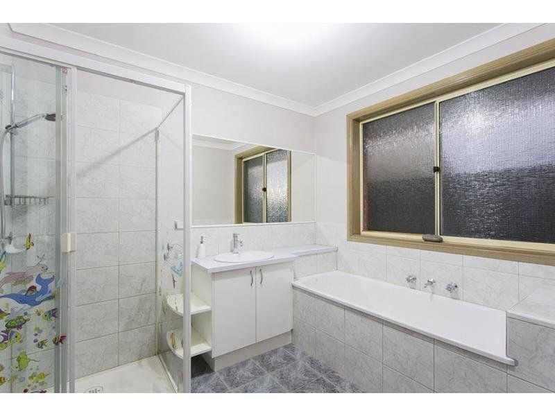 17 Thorpe Court, Altona Meadows image 7