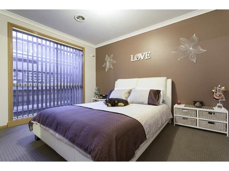 17 Thorpe Court, Altona Meadows image 8
