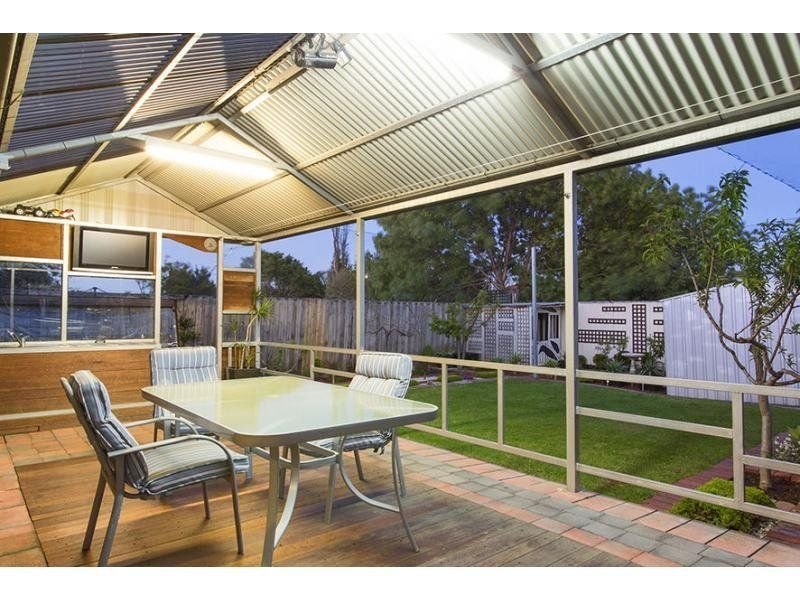 17 Thorpe Court, Altona Meadows image 13